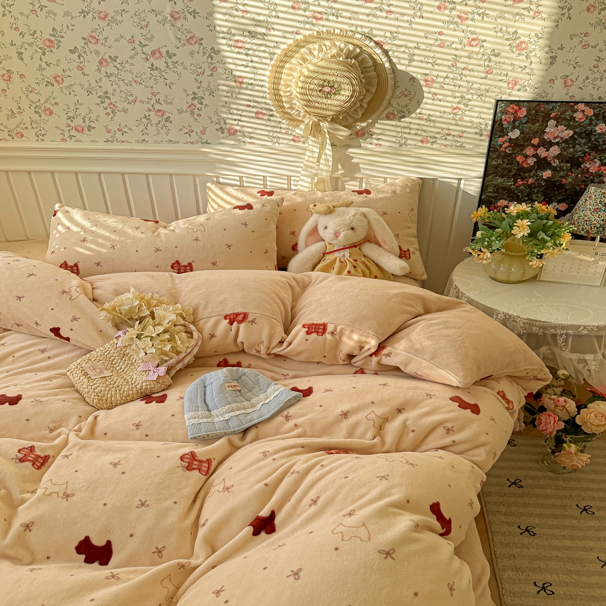 91家纺网 家纺一手货源 找家纺 韩巢家纺 2025新款高克重印花牛奶绒床品四件套 奶油小狗