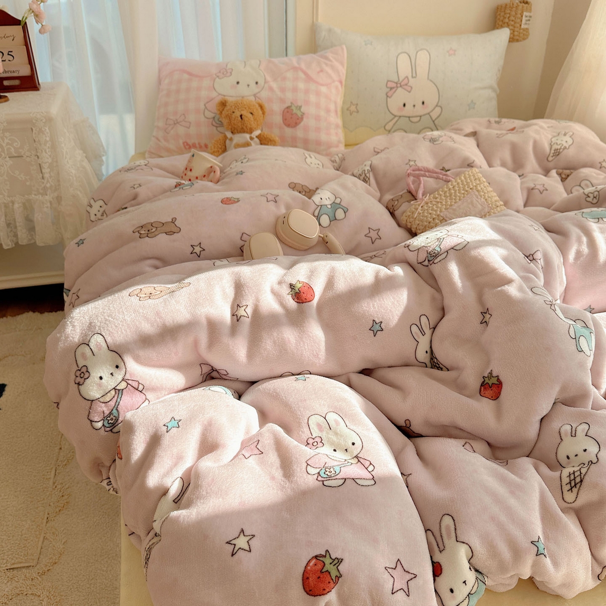 91家纺网 家纺一手货源 找家纺 美乐迪家纺 2025秋冬新款牛奶绒四件套 甜品小兔