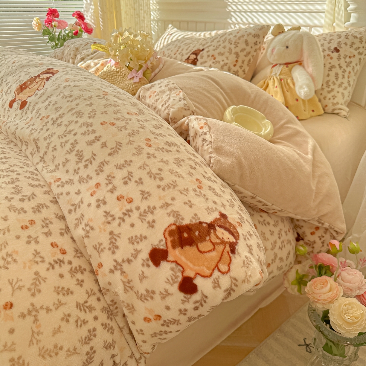 韩巢家纺 2025新款高克重印花牛奶绒床品四件套 甜美女孩