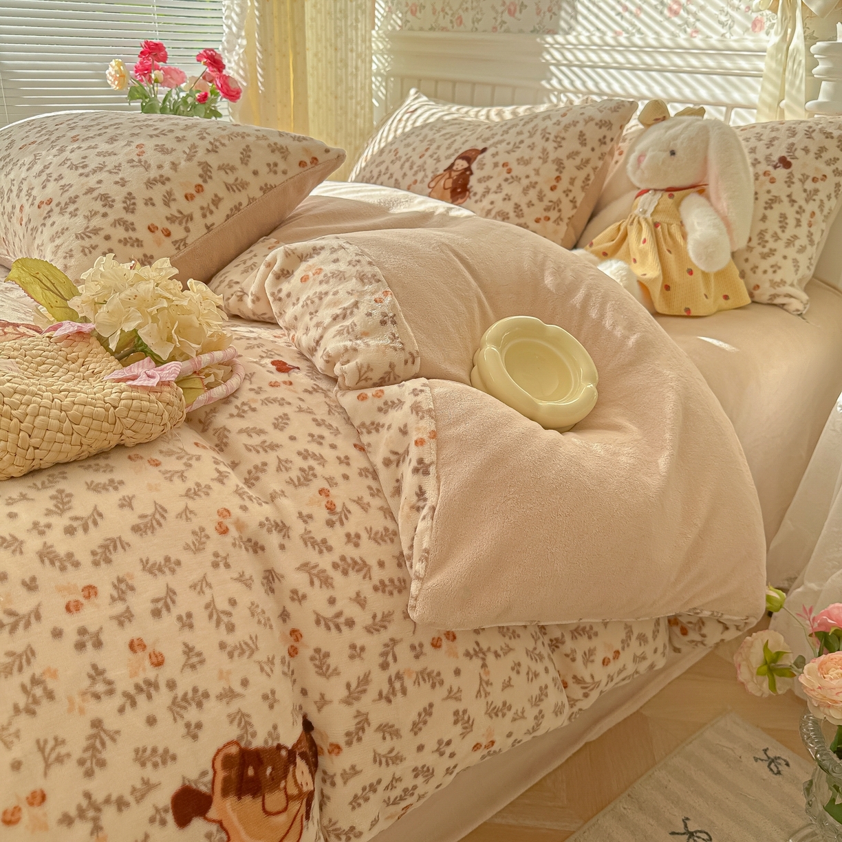 91家纺网 家纺一手货源 找家纺 韩巢家纺 2025新款高克重印花牛奶绒床品四件套 甜美女孩