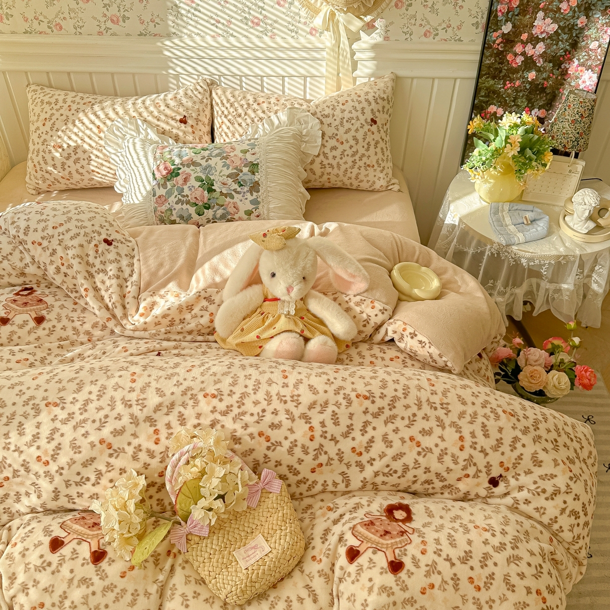 91家纺网 家纺一手货源 找家纺 韩巢家纺 2025新款高克重印花牛奶绒床品四件套 甜美女孩