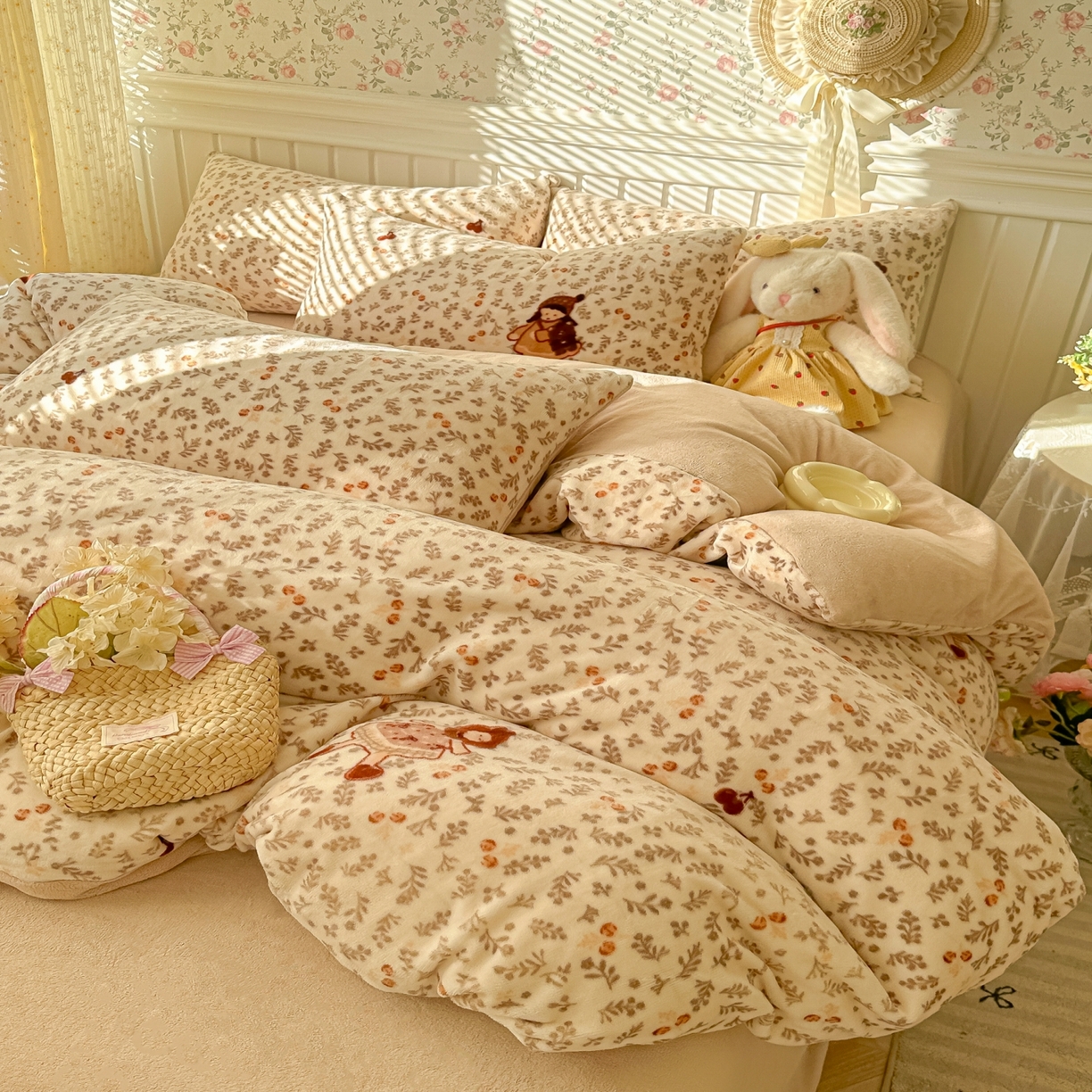 91家纺网 家纺一手货源 找家纺 韩巢家纺 2025新款高克重印花牛奶绒床品四件套 甜美女孩