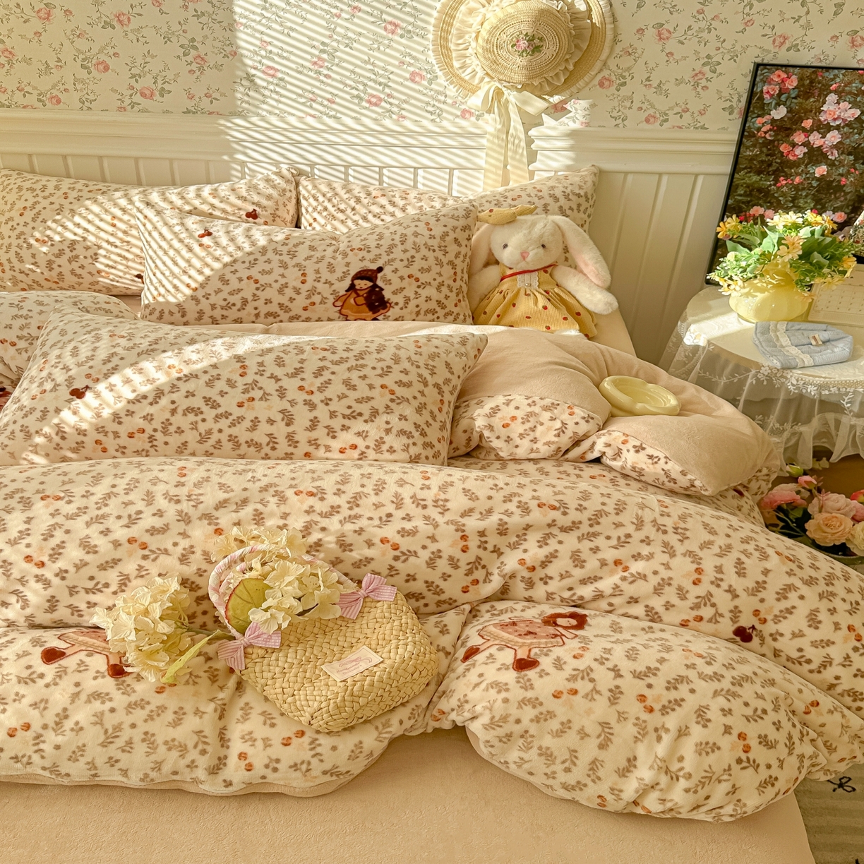 91家纺网 家纺一手货源 找家纺 韩巢家纺 2025新款高克重印花牛奶绒床品四件套 甜美女孩