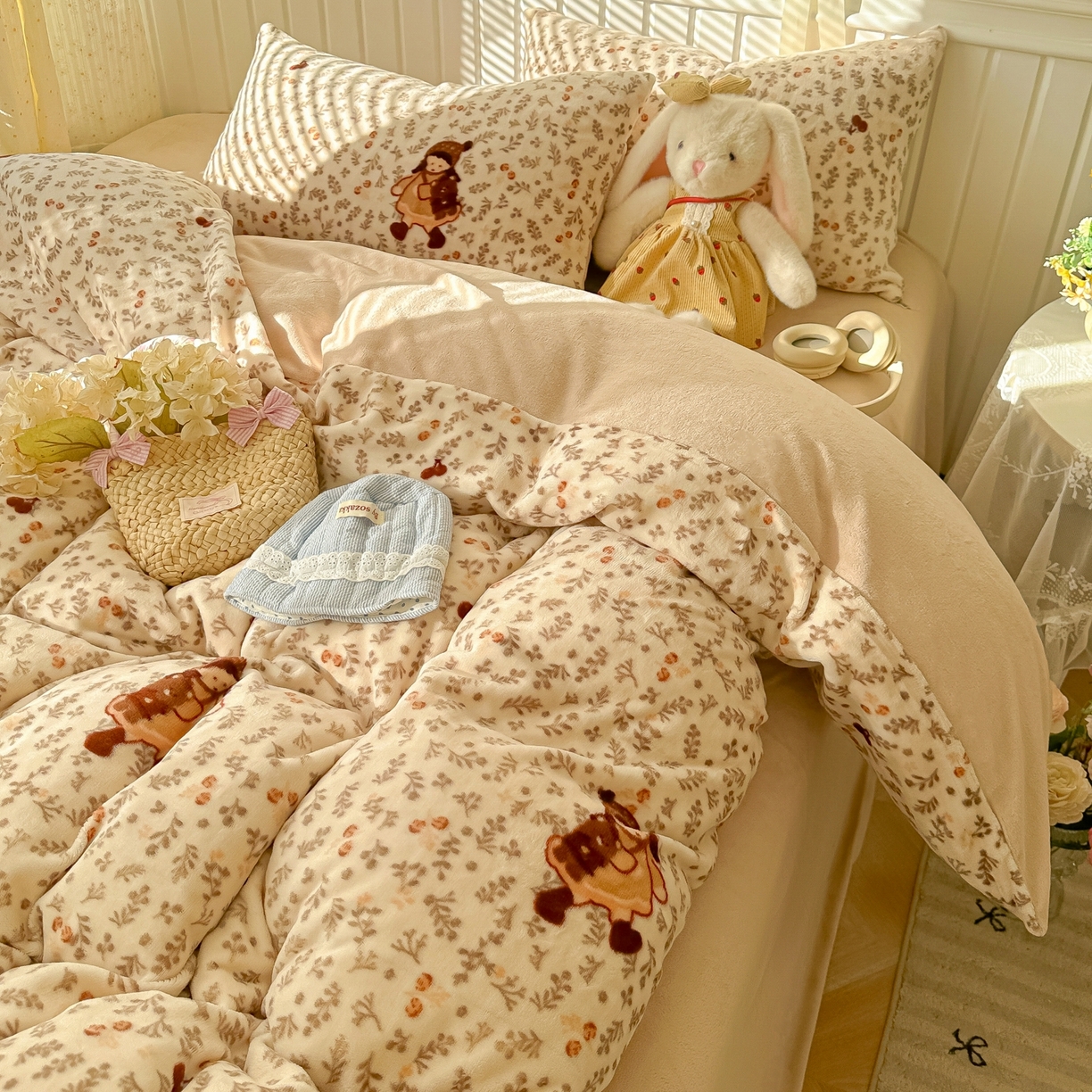 91家纺网 家纺一手货源 找家纺 韩巢家纺 2025新款高克重印花牛奶绒床品四件套 甜美女孩