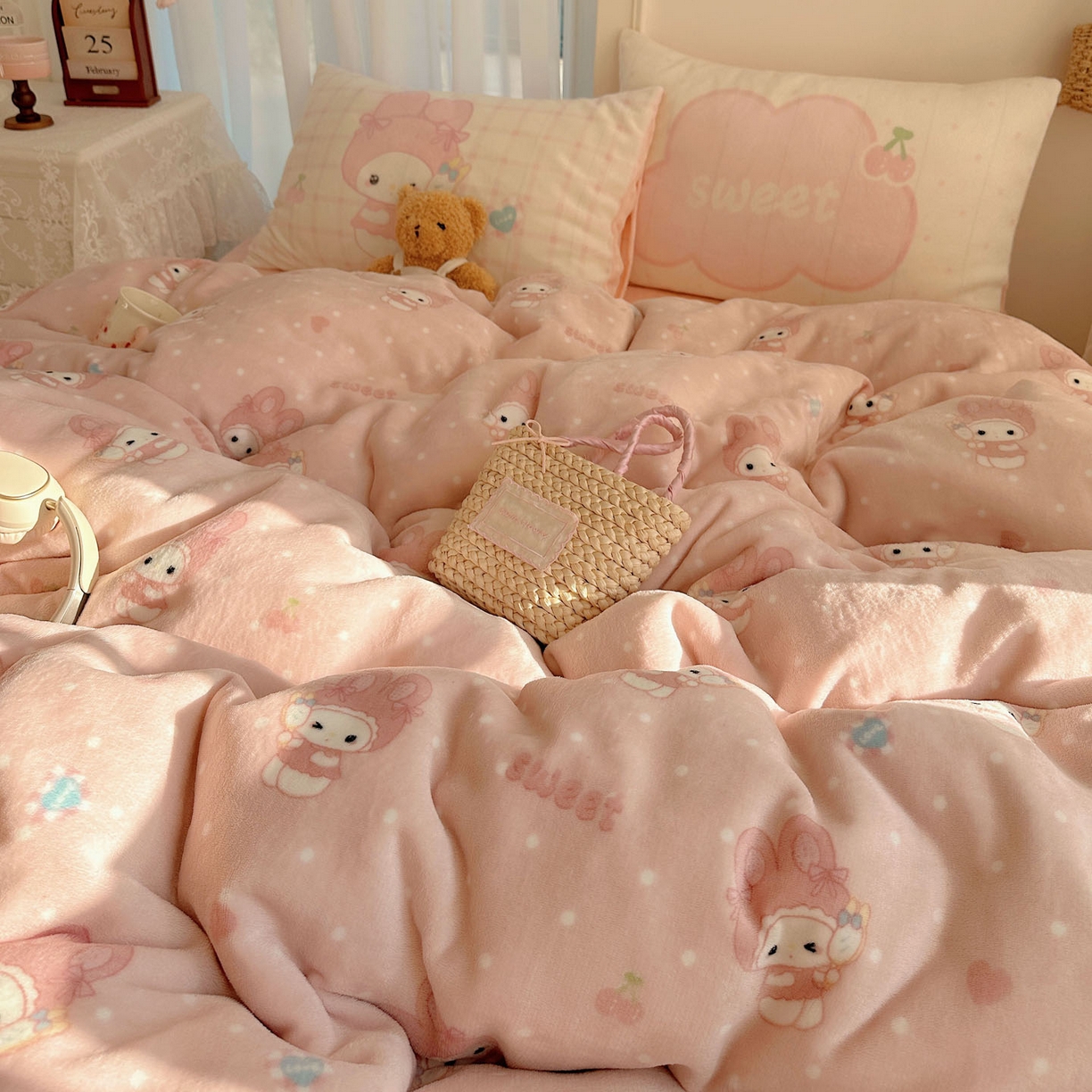 91家纺网 家纺一手货源 找家纺 美乐迪家纺 2025秋冬新款牛奶绒四件套 头套小兔