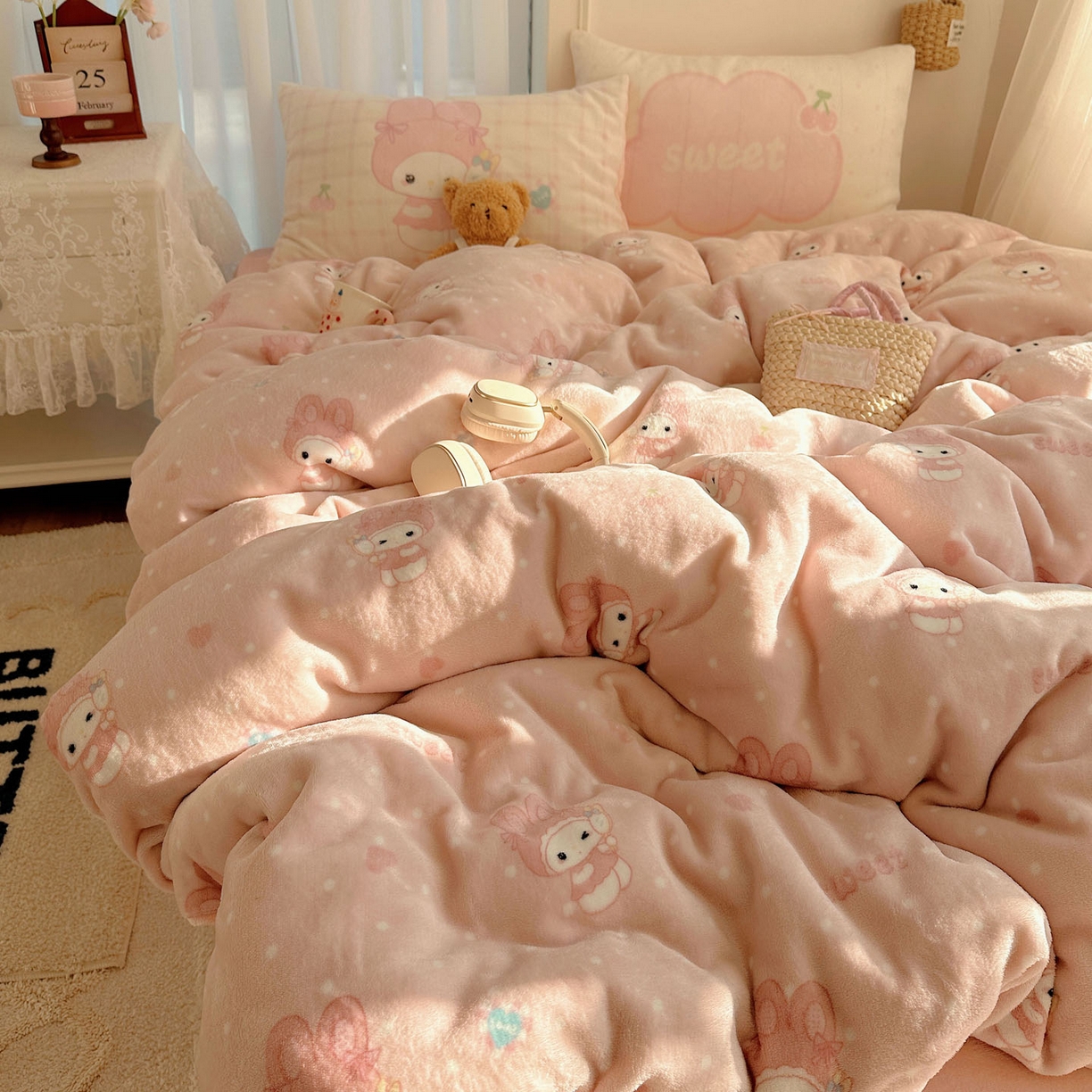 91家纺网 家纺一手货源 找家纺 美乐迪家纺 2025秋冬新款牛奶绒四件套 头套小兔