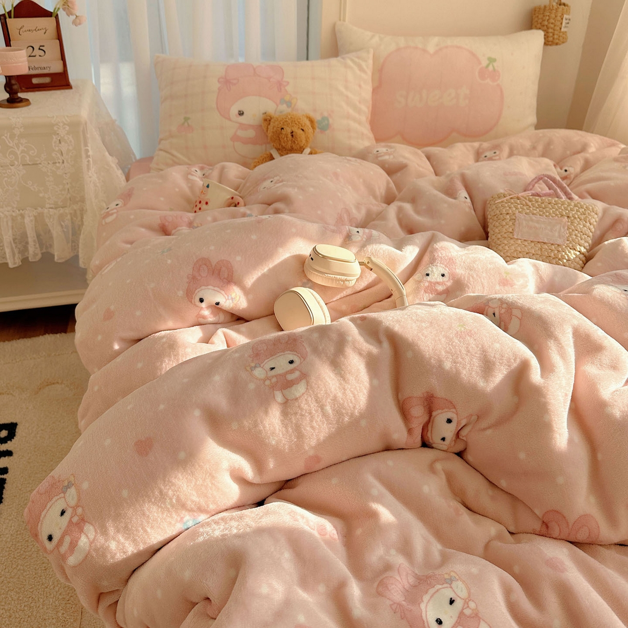 91家纺网 家纺一手货源 找家纺 美乐迪家纺 2025秋冬新款牛奶绒四件套 头套小兔