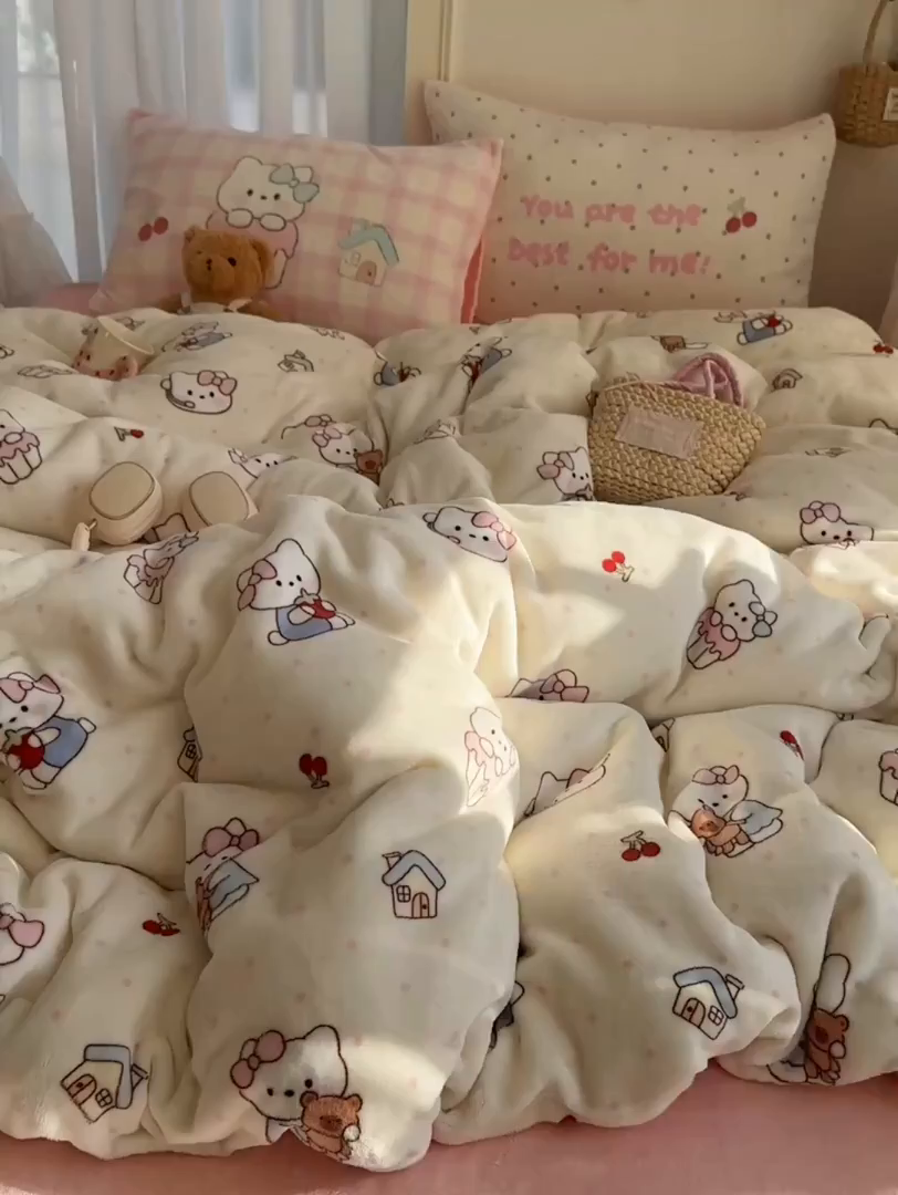 91家纺网 家纺一手货源 找家纺 美乐迪家纺 2025秋冬新款牛奶绒四件套 小猫的家