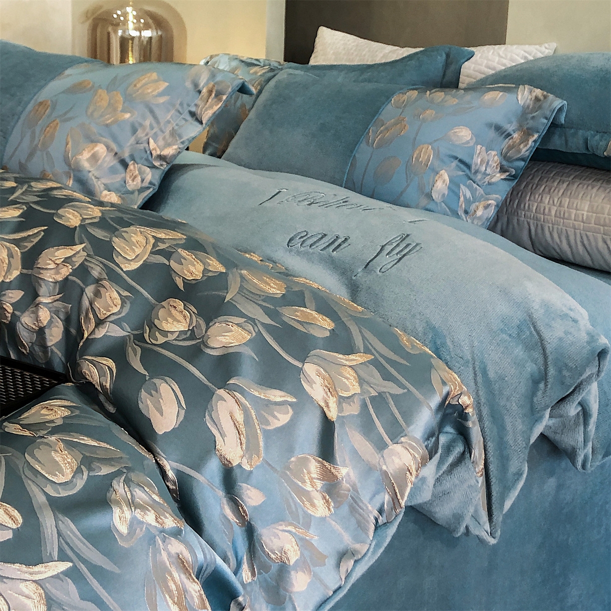 换种生活 2025新款A类浮雕牛奶绒刺绣四件套 郁金香-冰蓝