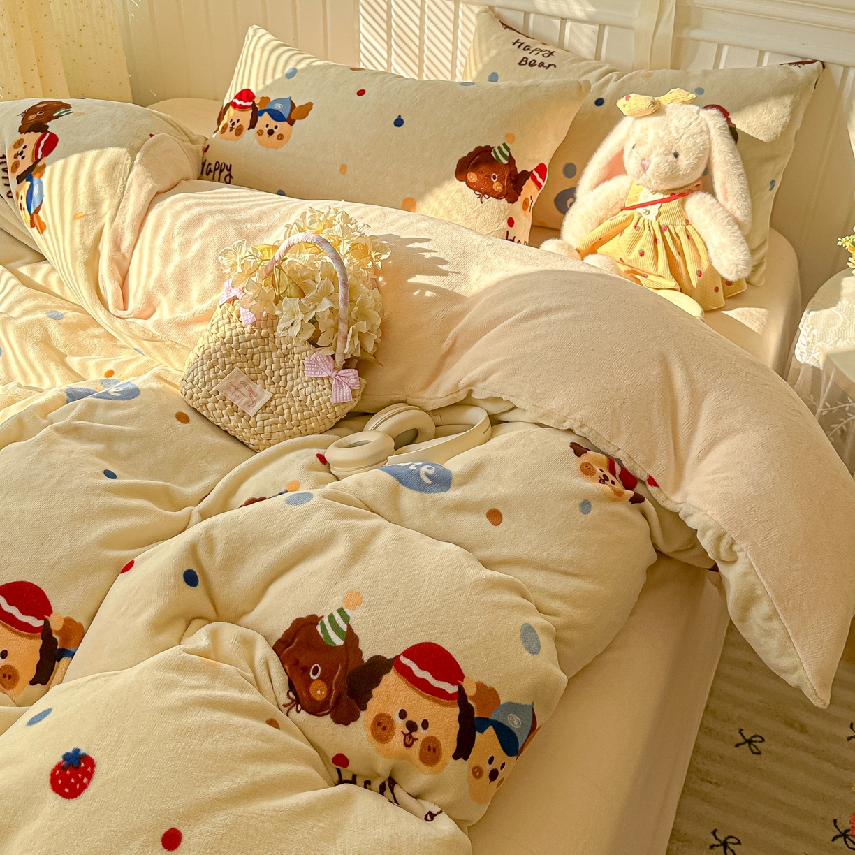 91家纺网 家纺一手货源 找家纺 韩巢家纺 2025新款高克重印花牛奶绒床品四件套 旺旺狗