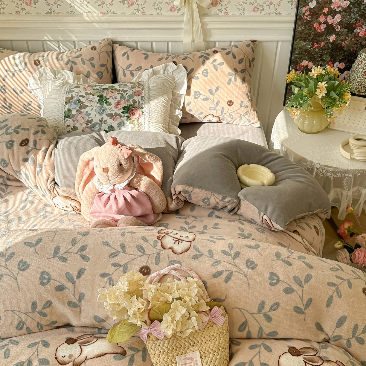 91家纺网 家纺一手货源 找家纺 韩巢家纺 2025新款高克重印花牛奶绒床品四件套 叶子萌兔