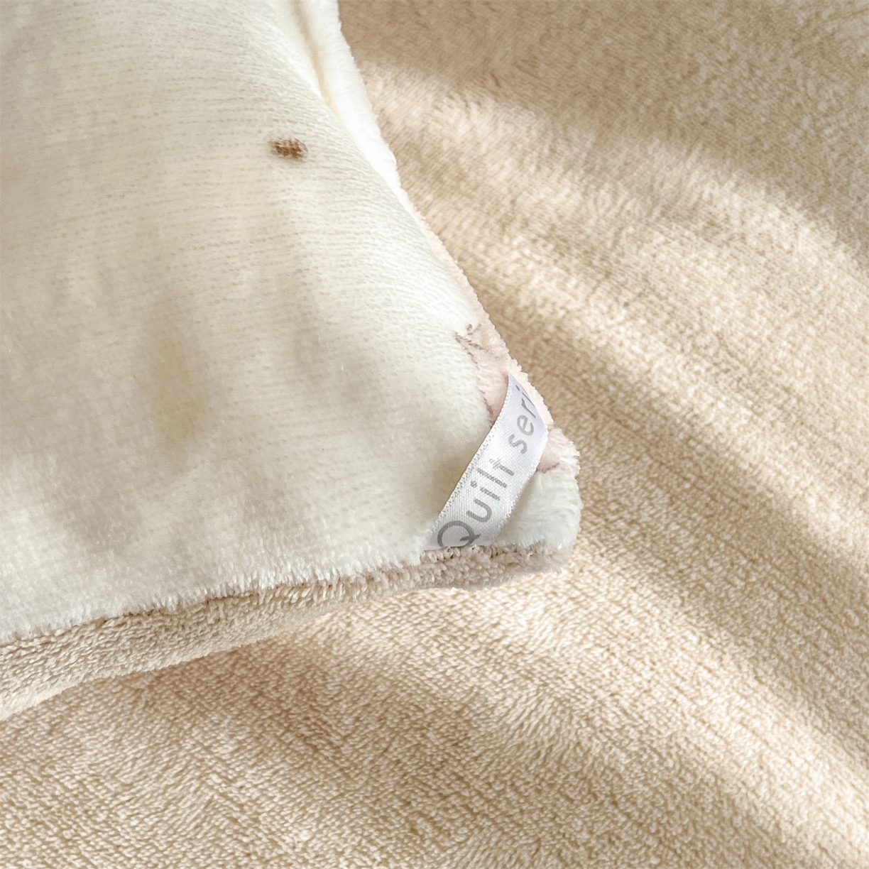 91家纺网 家纺一手货源 找家纺 （总）换种生活 2025新款A类牛奶绒夹棉冬被被子被芯