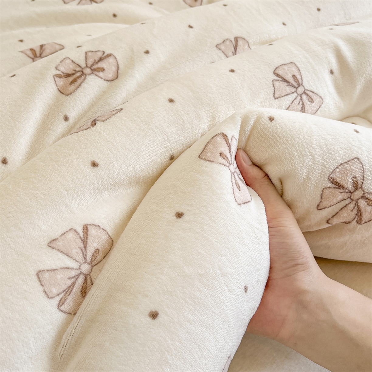 91家纺网 家纺一手货源 找家纺 （总）换种生活 2025新款A类牛奶绒夹棉冬被被子被芯