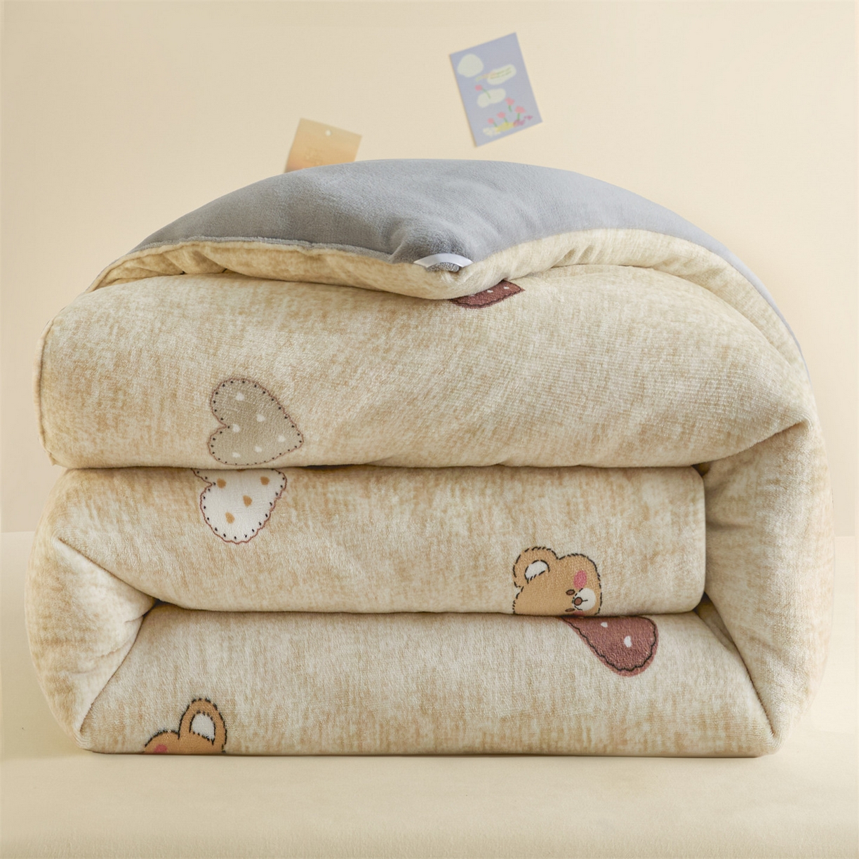 91家纺网 家纺一手货源 找家纺 换种生活 2025新款A类牛奶绒夹棉冬被被子被芯 妮蔻熊