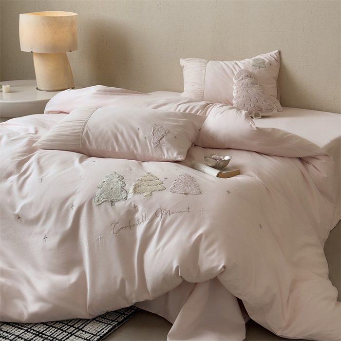 91家纺网 家纺一手货源 找家纺 （总）鹿班家居 2025新款秋冬款100S全棉磨毛毛巾绣系列四件套-椰树奶冻（标准会员-20元）