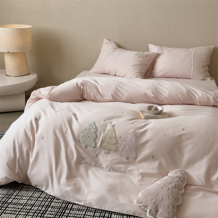 91家纺网 家纺一手货源 找家纺 （总）鹿班家居 2025新款秋冬款100S全棉磨毛毛巾绣系列四件套-椰树奶冻（标准会员-20元）