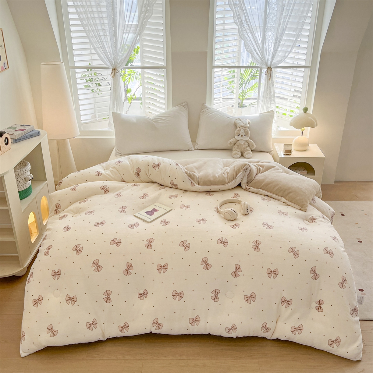 91家纺网 家纺一手货源 找家纺 换种生活 2025新款A类牛奶绒夹棉冬被被子被芯 福叠结-奶咖