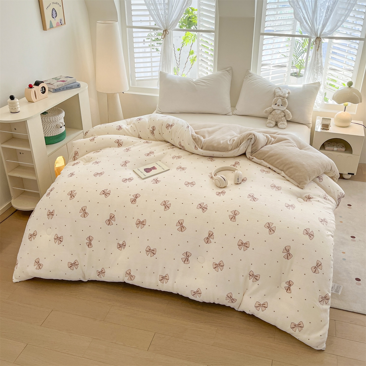 91家纺网 家纺一手货源 找家纺 换种生活 2025新款A类牛奶绒夹棉冬被被子被芯 福叠结-奶咖