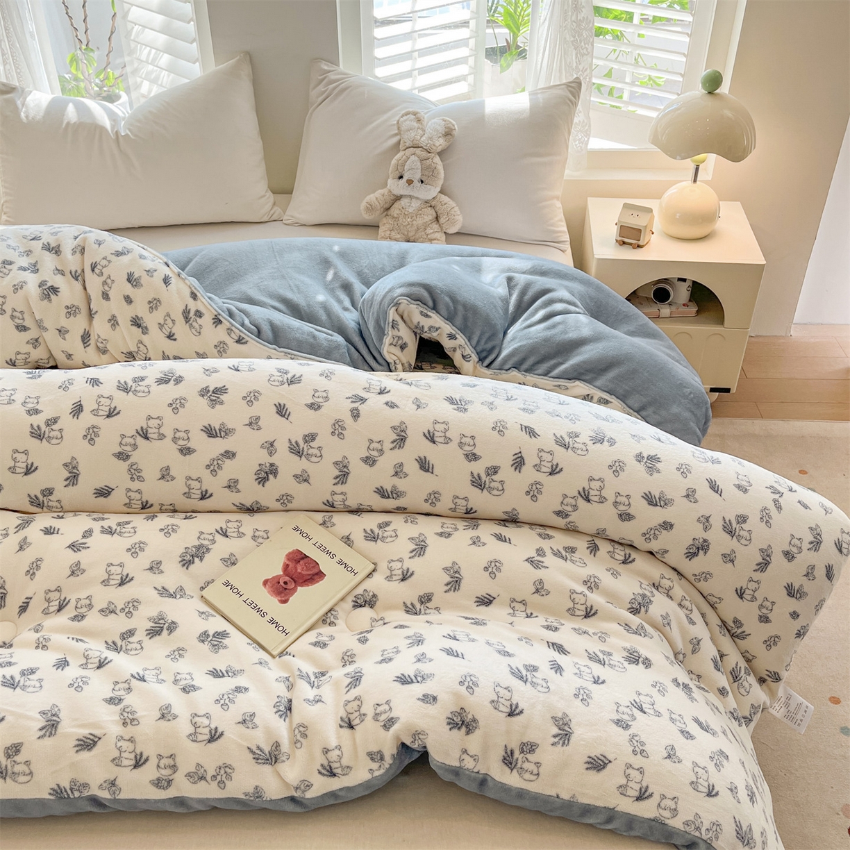 91家纺网 家纺一手货源 找家纺 换种生活 2025新款A类牛奶绒夹棉冬被被子被芯 安吉拉