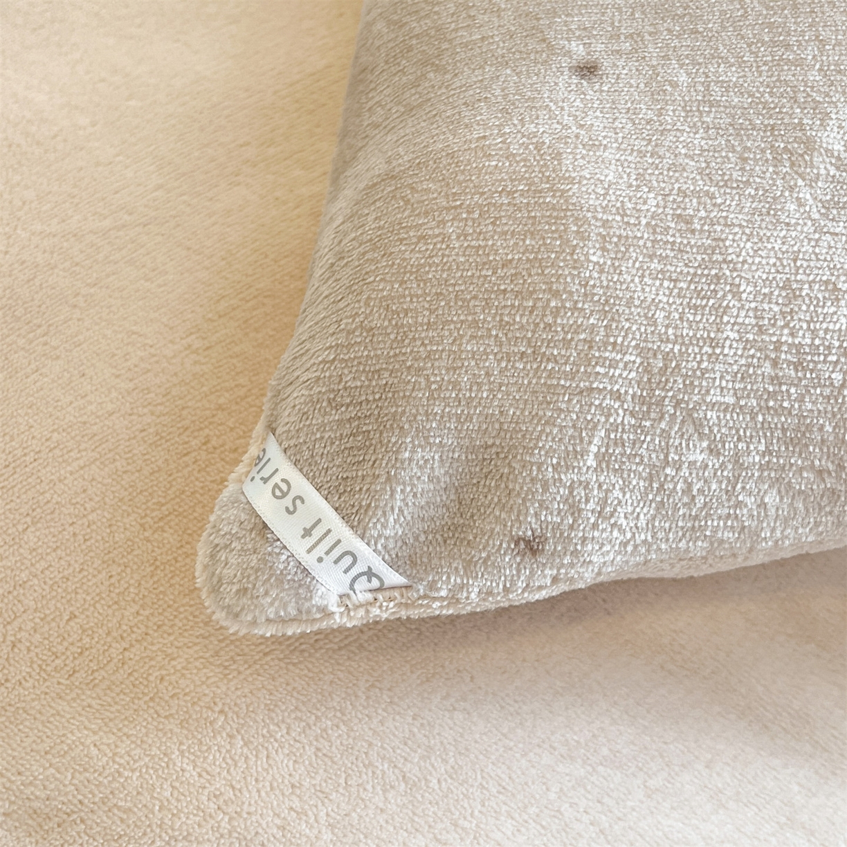 91家纺网 家纺一手货源 找家纺 换种生活 2025新款A类牛奶绒夹棉冬被被子被芯 福叠结-哑灰