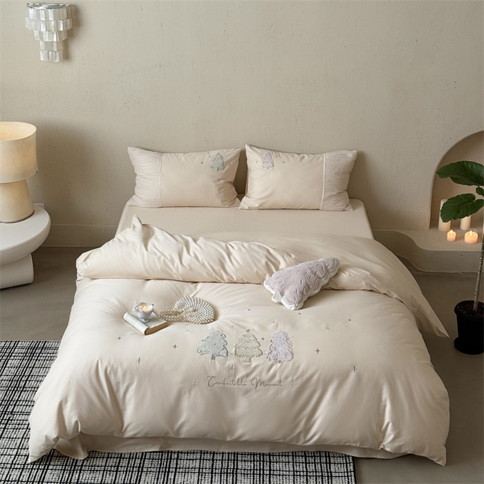 91家纺网 家纺一手货源 找家纺 鹿班家居 2025新款秋冬款100S全棉磨毛毛巾绣系列四件套-椰树奶冻 奶油色