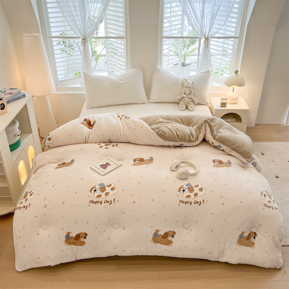 91家纺网 家纺一手货源 找家纺 换种生活 2025新款A类牛奶绒夹棉冬被被子被芯 欢乐小狗