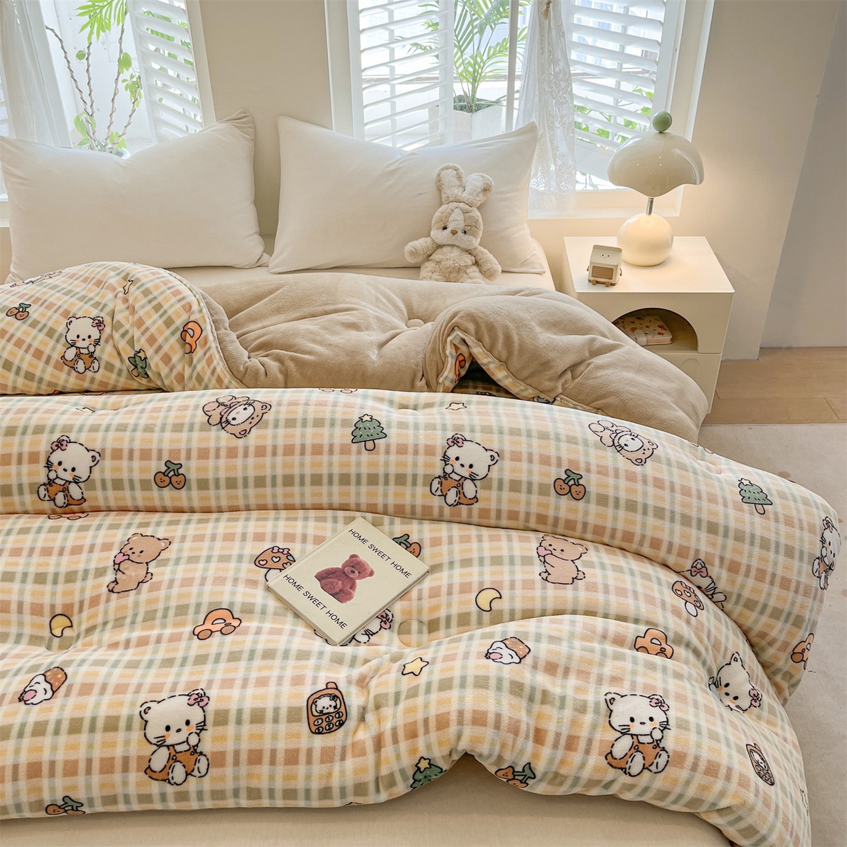 91家纺网 家纺一手货源 找家纺 换种生活 2025新款A类牛奶绒夹棉冬被被子被芯 假日喵喵