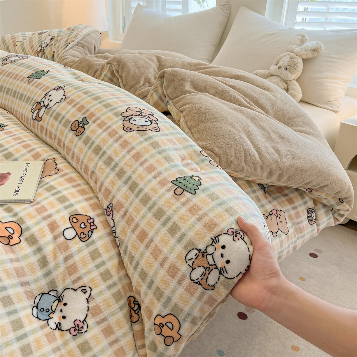 91家纺网 家纺一手货源 找家纺 换种生活 2025新款A类牛奶绒夹棉冬被被子被芯 假日喵喵