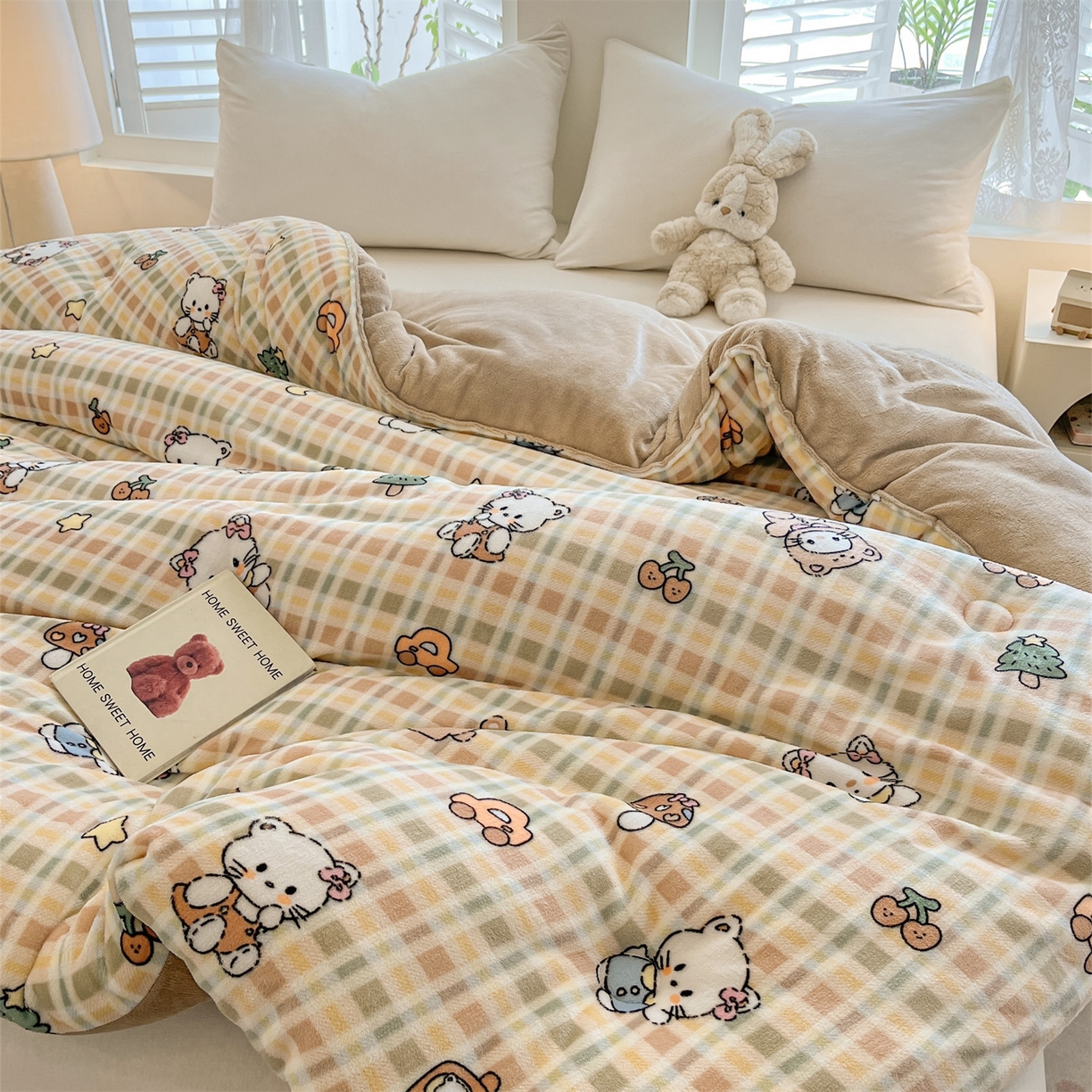 91家纺网 家纺一手货源 找家纺 换种生活 2025新款A类牛奶绒夹棉冬被被子被芯 假日喵喵