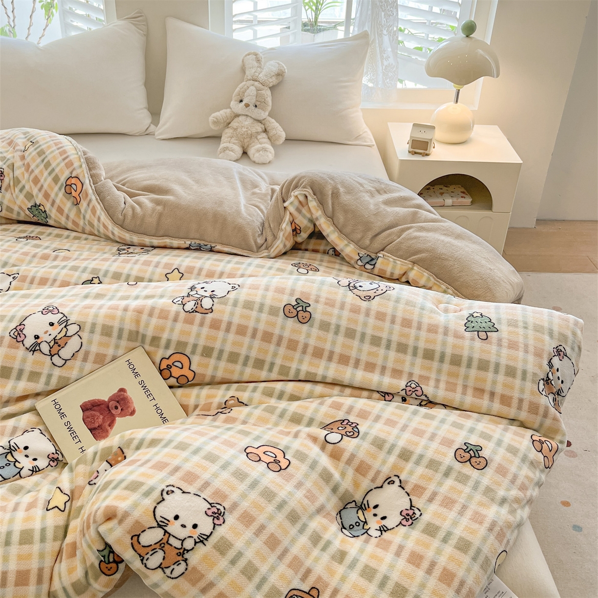 91家纺网 家纺一手货源 找家纺 换种生活 2025新款A类牛奶绒夹棉冬被被子被芯 假日喵喵