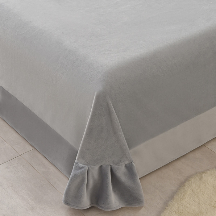 91家纺网 家纺一手货源 找家纺 牵依 2025新款高克重绣花牛奶绒四件套 可可熊-宾利蓝