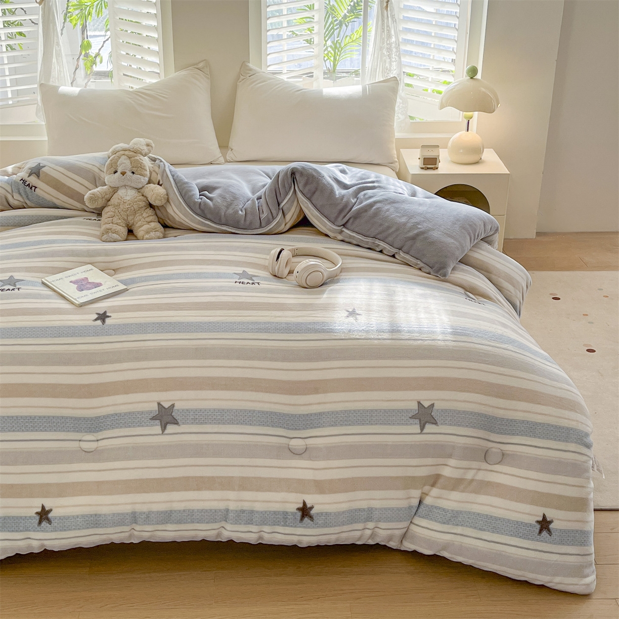 91家纺网 家纺一手货源 找家纺 换种生活 2025新款A类牛奶绒夹棉冬被被子被芯 派大星