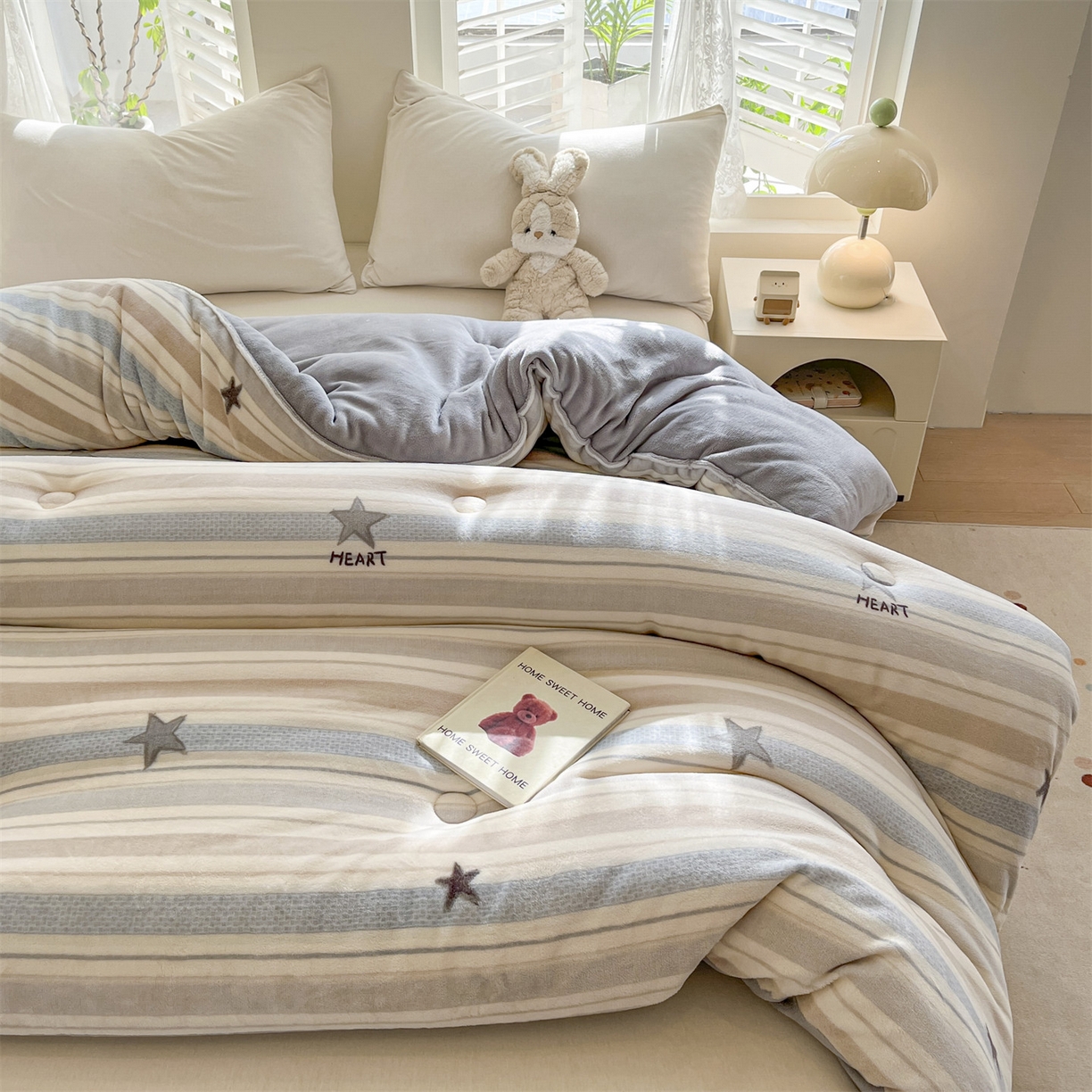 91家纺网 家纺一手货源 找家纺 换种生活 2025新款A类牛奶绒夹棉冬被被子被芯 派大星