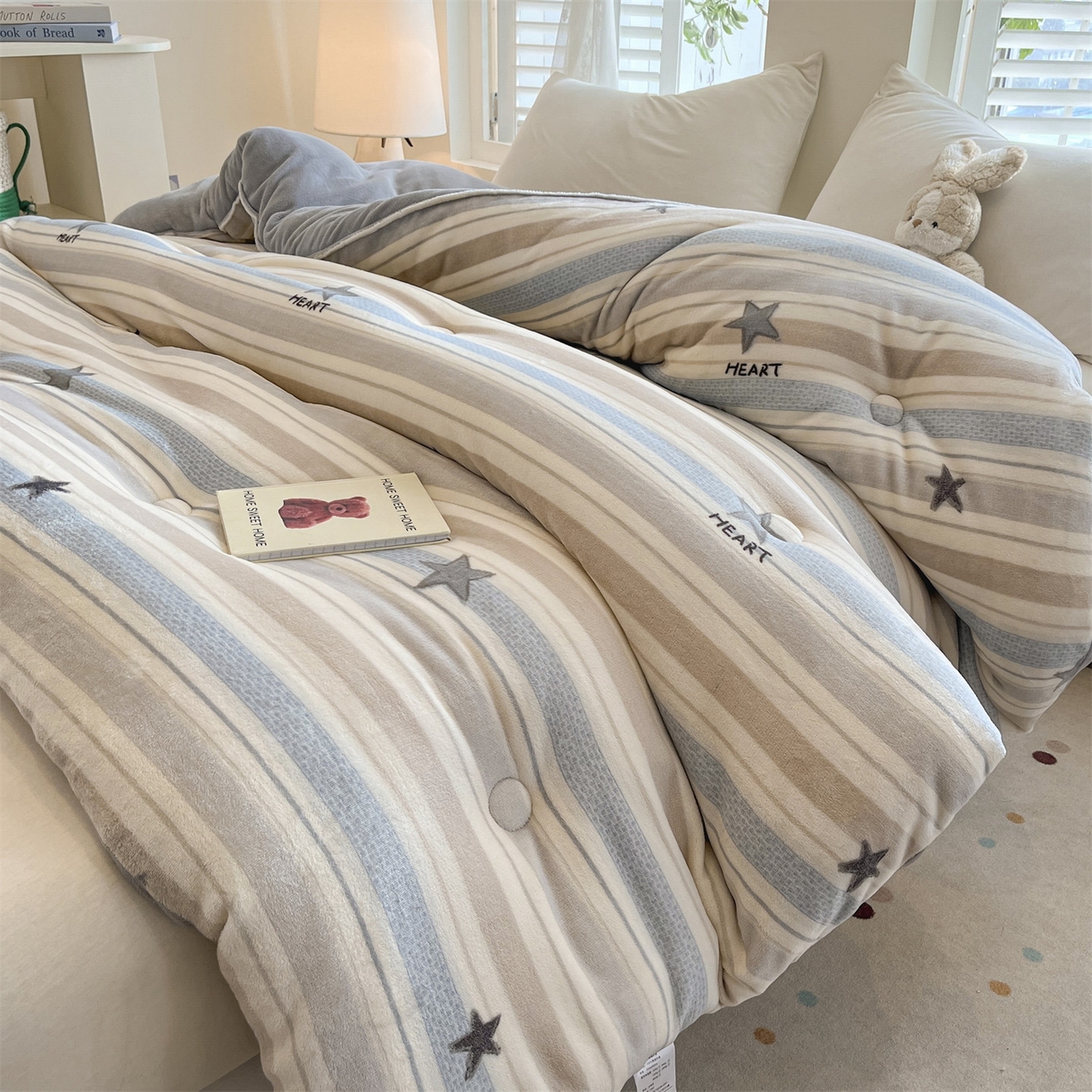 91家纺网 家纺一手货源 找家纺 换种生活 2025新款A类牛奶绒夹棉冬被被子被芯 派大星