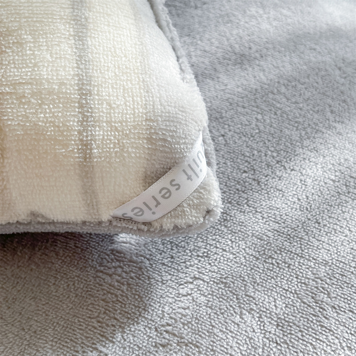 91家纺网 家纺一手货源 找家纺 换种生活 2025新款A类牛奶绒夹棉冬被被子被芯 派大星