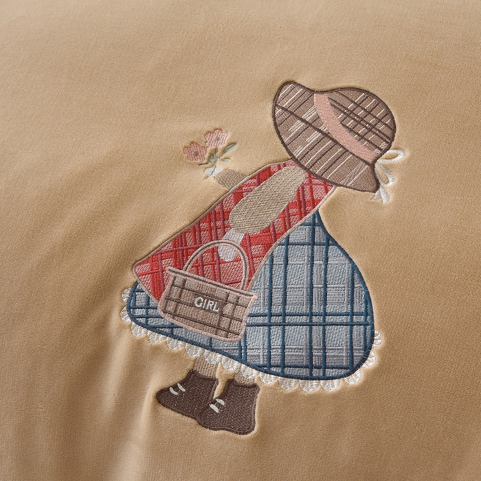 91家纺网 家纺一手货源 找家纺 牵依 2025新款高克重绣花牛奶绒四件套 苏姑娘-奶咖