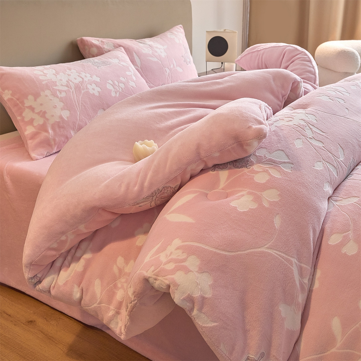 91家纺网 家纺一手货源 找家纺 （总）换种生活 2025新款A类立体雕花绒冬被被子被芯