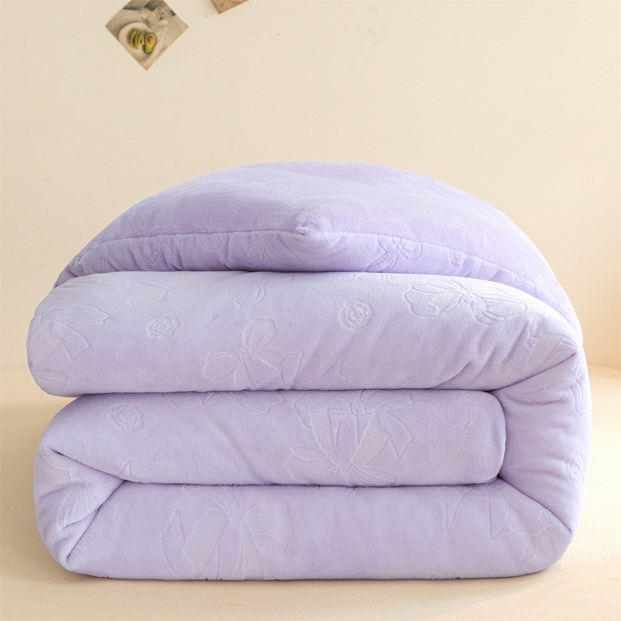 91家纺网 家纺一手货源 找家纺 换种生活 2025新款A类立体雕花绒冬被被子被芯 蝴蝶结-香芋紫