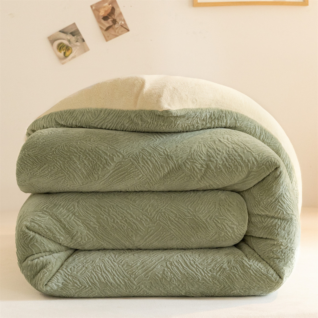 91家纺网 家纺一手货源 找家纺 换种生活 2025新款A类立体雕花绒冬被被子被芯 柔梦-橄榄绿