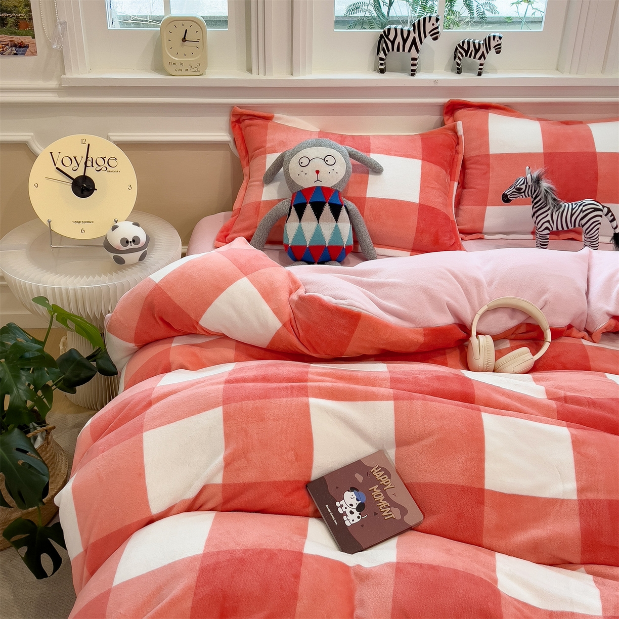 91家纺网 家纺一手货源 找家纺 （总）曲之慕 2025新款A类牛奶绒简约无印风格子四件套