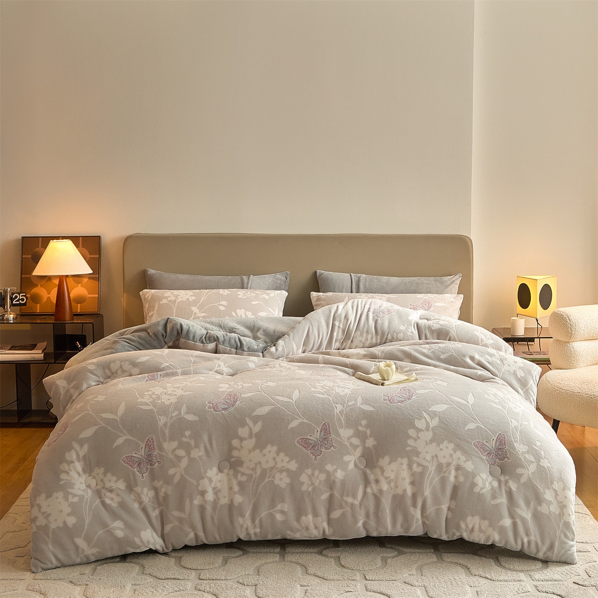 91家纺网 家纺一手货源 找家纺 换种生活 2025新款A类立体雕花绒冬被被子被芯 蝶舞花漾-浅绿