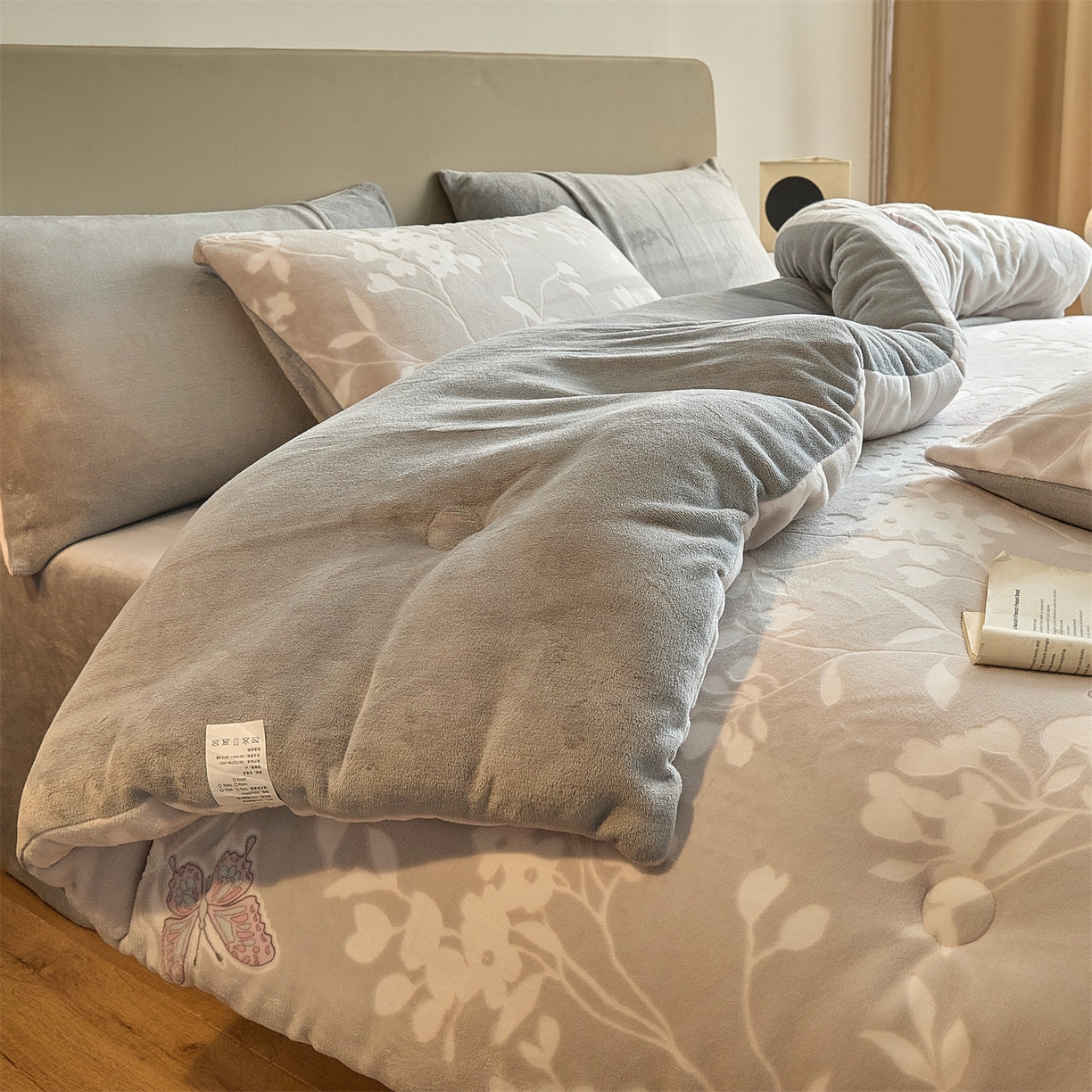 91家纺网 家纺一手货源 找家纺 换种生活 2025新款A类立体雕花绒冬被被子被芯 蝶舞花漾-浅绿