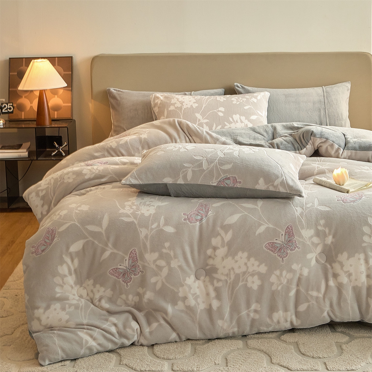 91家纺网 家纺一手货源 找家纺 换种生活 2025新款A类立体雕花绒冬被被子被芯 蝶舞花漾-浅绿