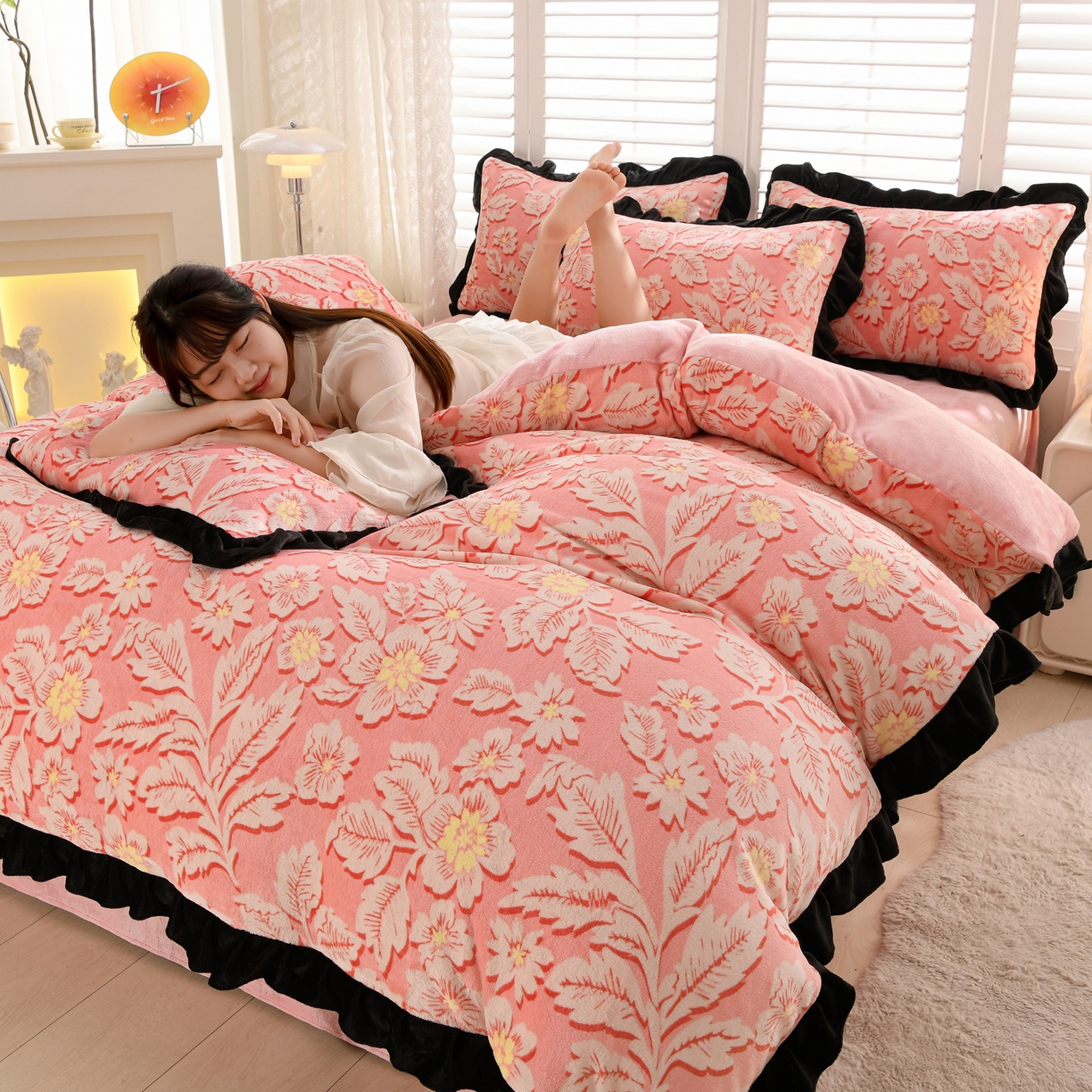 91家纺网 家纺一手货源 找家纺 （总）紫月轩家纺 2025新款韩版牛奶绒花边款四件套