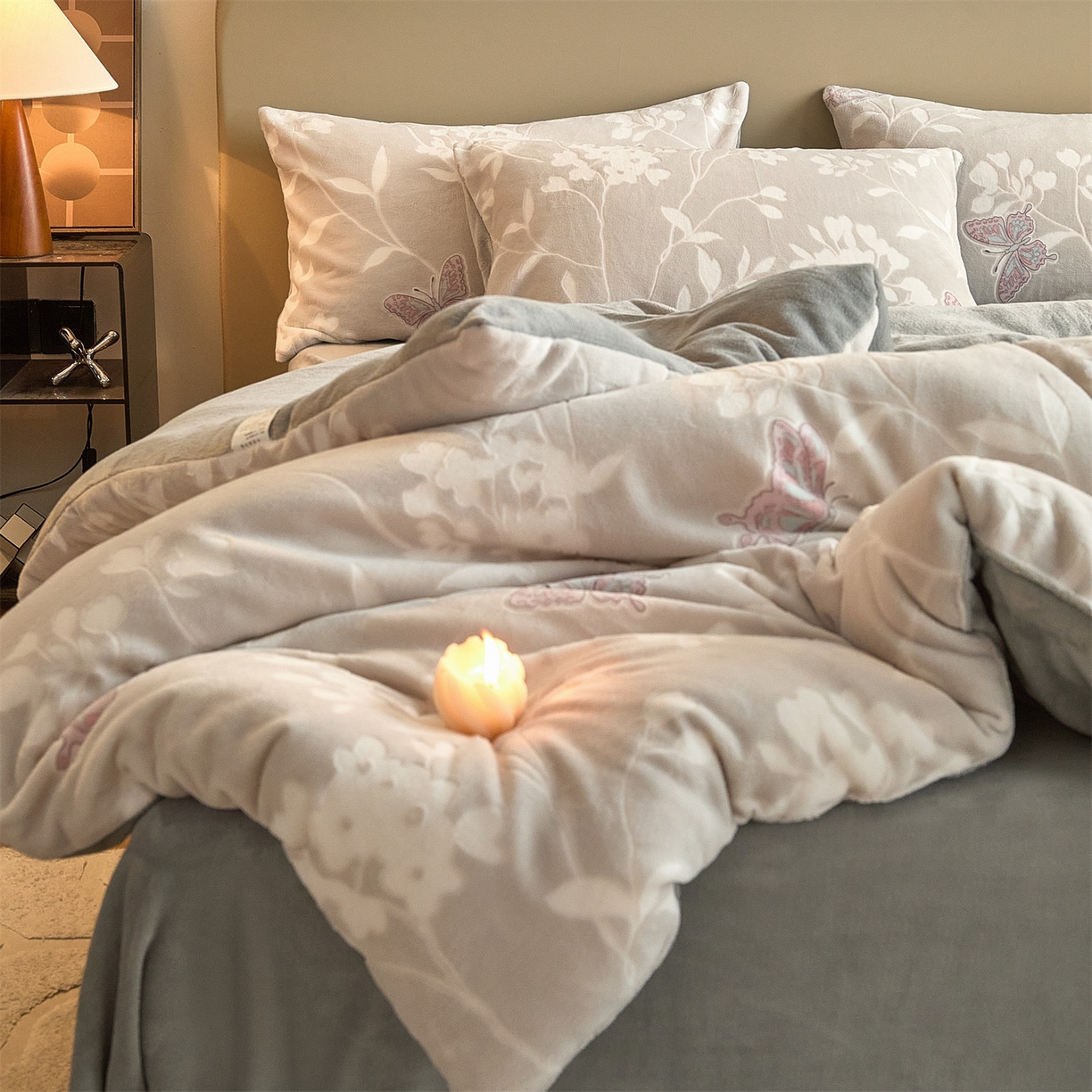 91家纺网 家纺一手货源 找家纺 换种生活 2025新款A类立体雕花绒冬被被子被芯 蝶舞花漾-浅绿