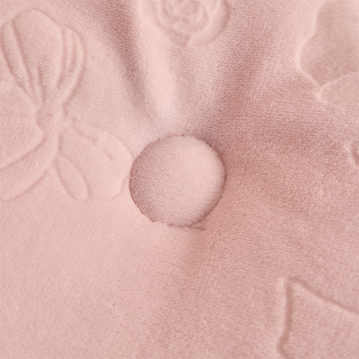 91家纺网 家纺一手货源 找家纺 换种生活 2025新款A类立体雕花绒冬被被子被芯 蝴蝶结-柔粉色