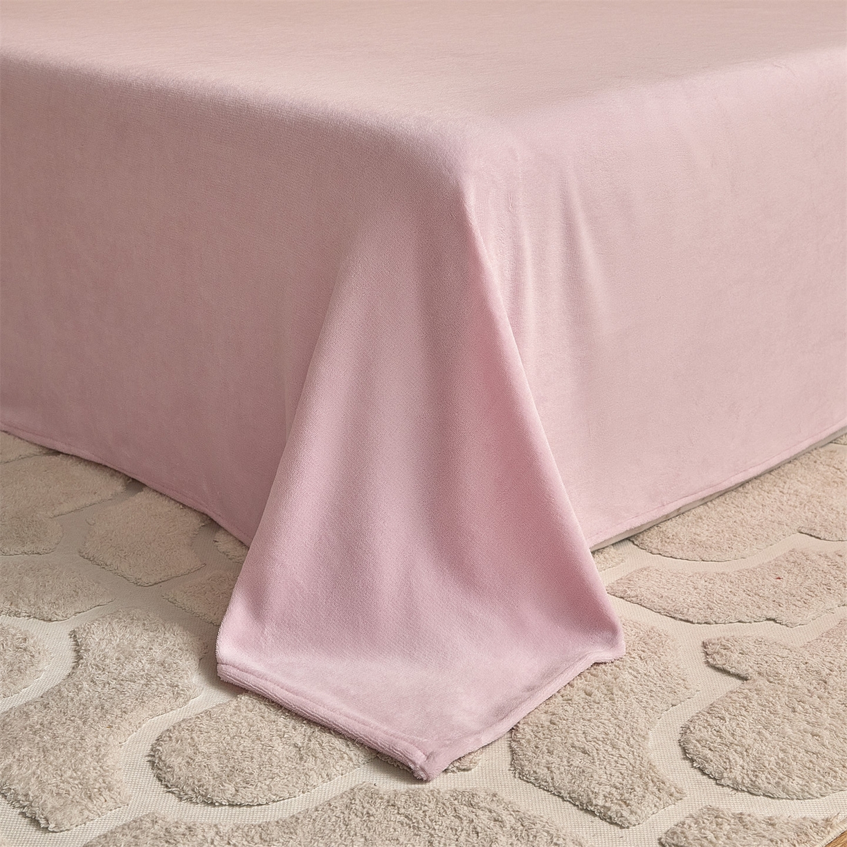 91家纺网 家纺一手货源 找家纺 换种生活 2025新款A类立体雕花绒冬被被子被芯 蝴蝶结-柔粉色