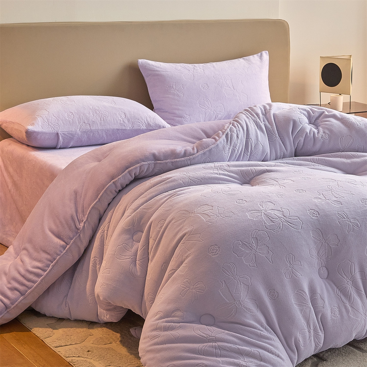 91家纺网 家纺一手货源 找家纺 换种生活 2025新款A类立体雕花绒冬被被子被芯 蝴蝶结-香芋紫