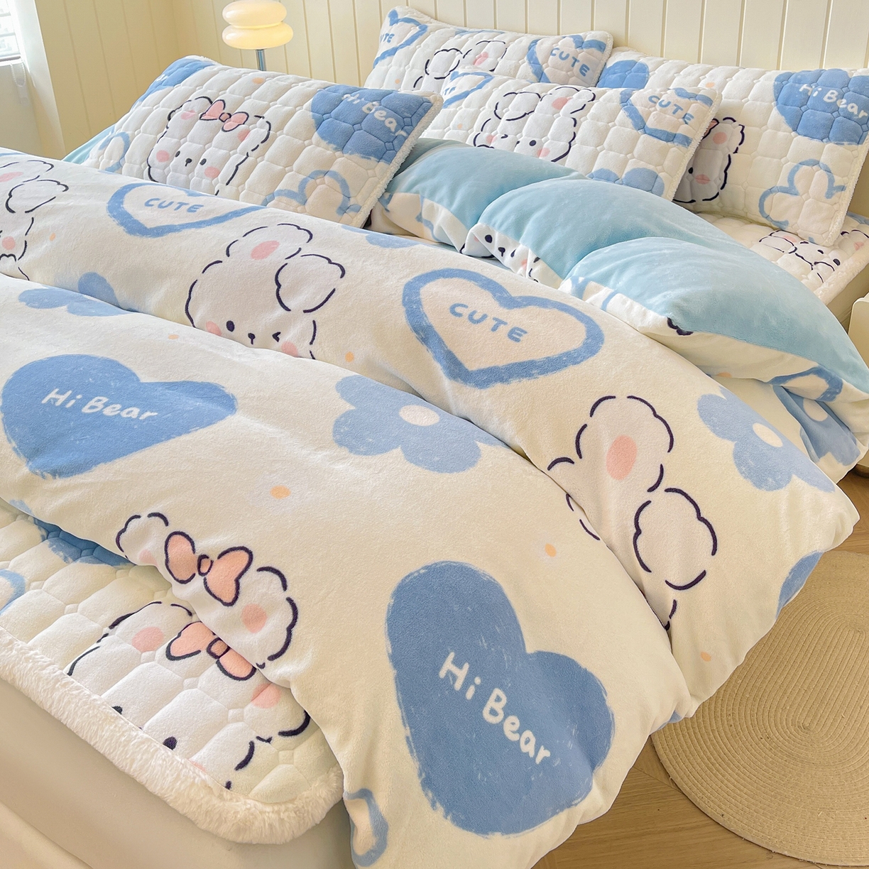 91家纺网 家纺一手货源 找家纺 （总）LIFE.丽芙 2025秋冬新款A类牛奶绒加厚夹棉床褥垫+被套组合四件套