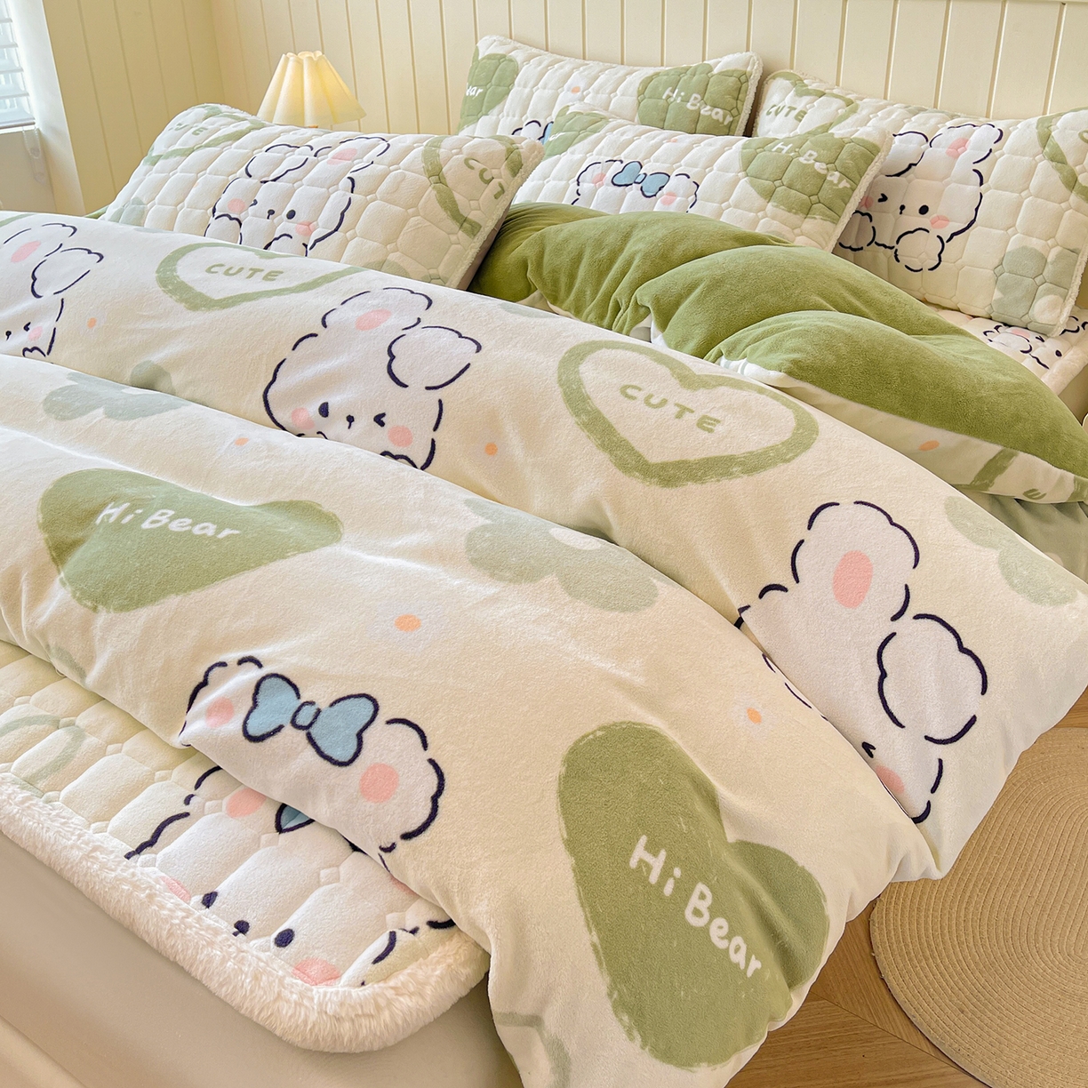 91家纺网 家纺一手货源 找家纺 （总）LIFE.丽芙 2025秋冬新款A类牛奶绒加厚夹棉床褥垫+被套组合四件套